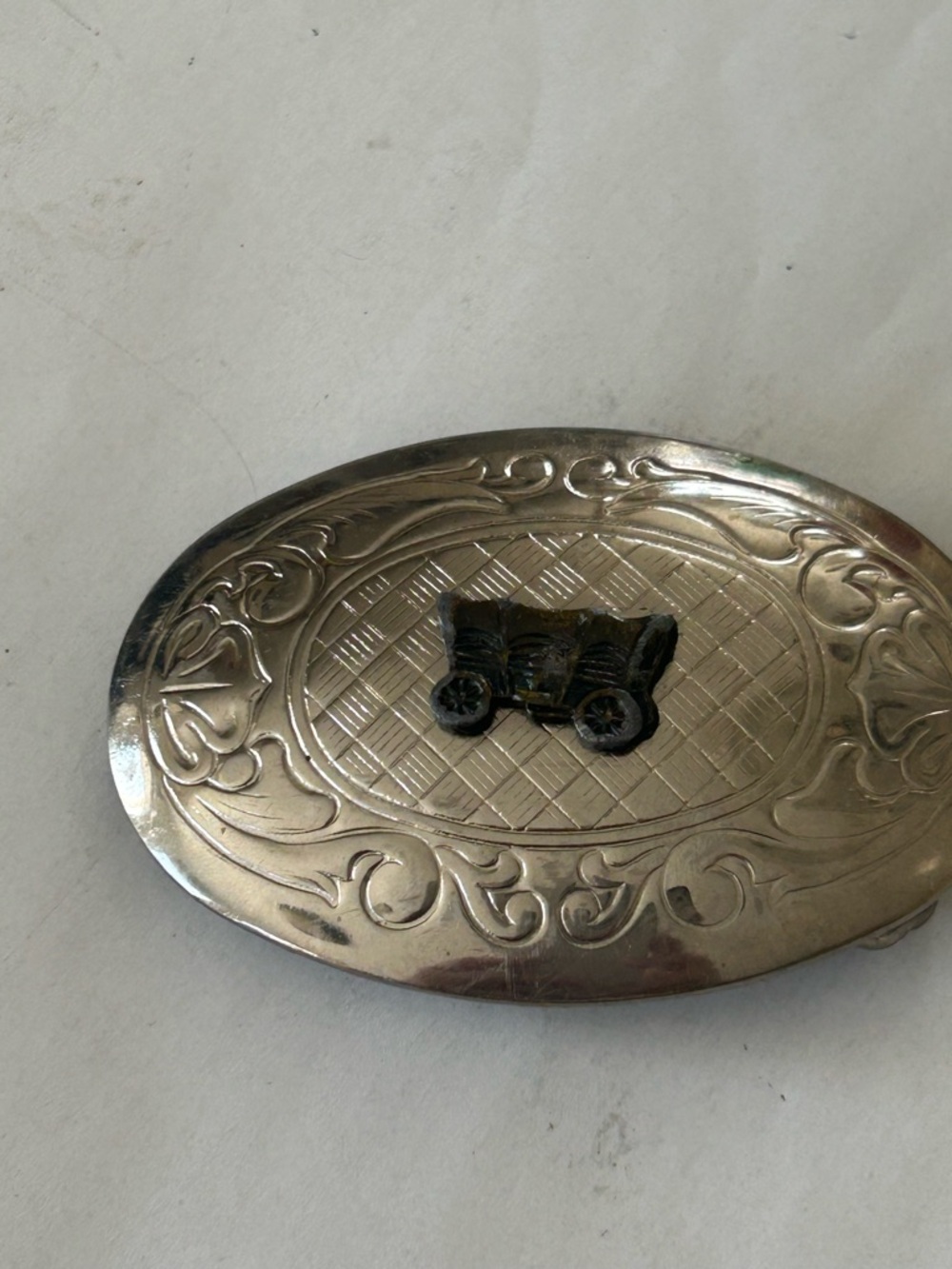 Vintage Silver-Tone Oval Belt Buckle with Wagon Motif - Silver